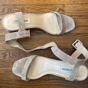 Steve Madden - Size 9.5 - Suede